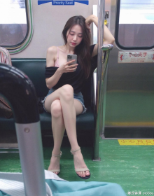 FansOne台灣爆乳網美 王小瑾【472MB】